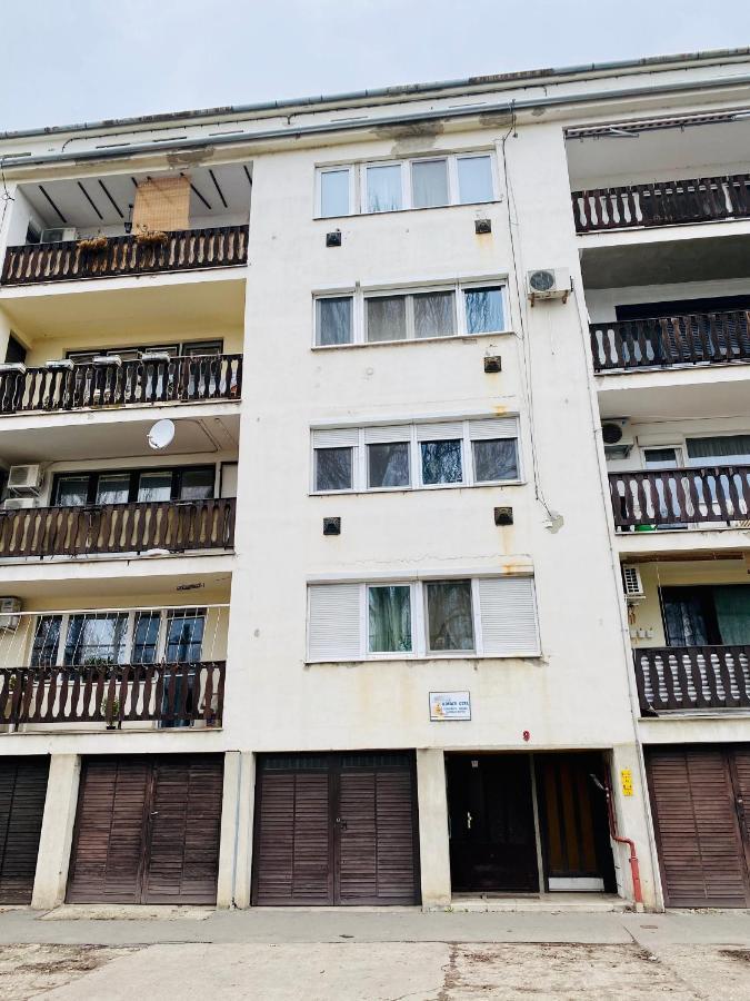 Kálvária Apartman Szeged Esterno foto